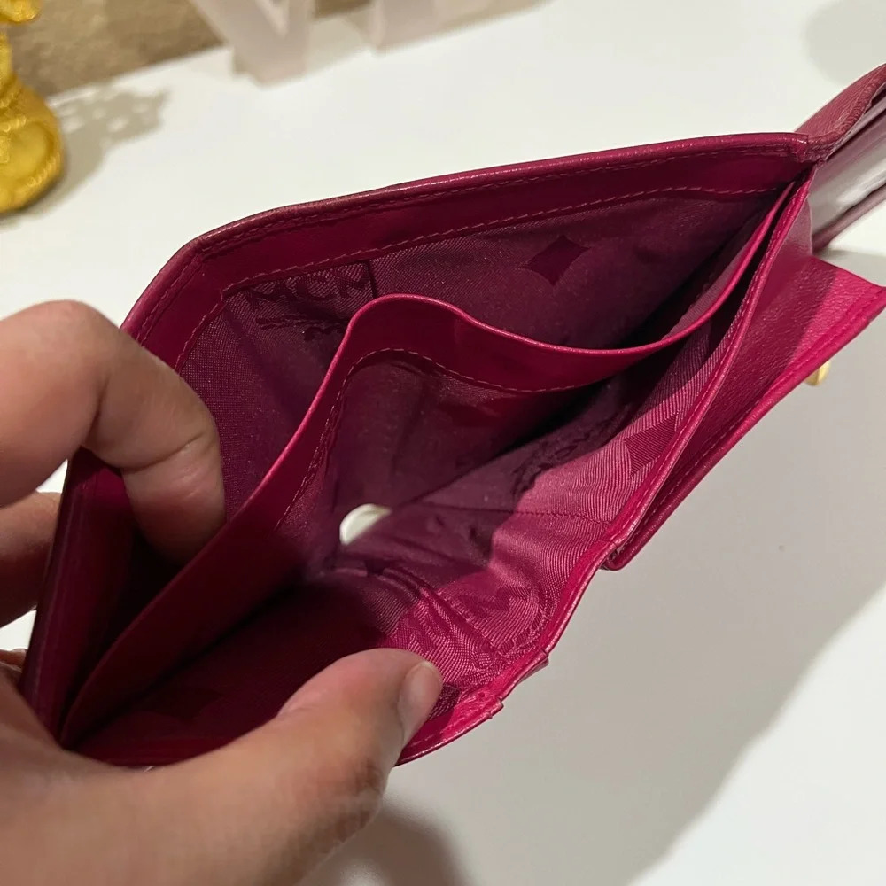 MCM DARK PINK TRIFOLD WALLET WITH MCM CHARM - Picture 13 of 15